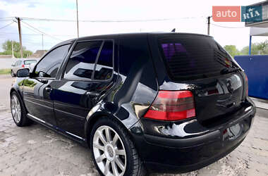 Хэтчбек Volkswagen Golf 2002 в 