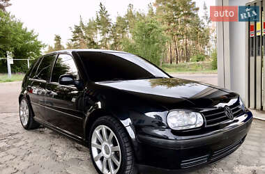 Хэтчбек Volkswagen Golf 2002 в 