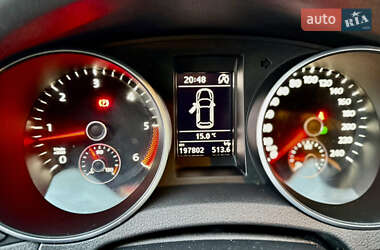 Хэтчбек Volkswagen Golf 2012 в 