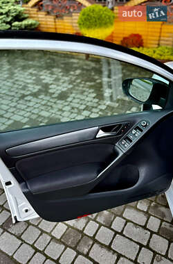 Хэтчбек Volkswagen Golf 2012 в 