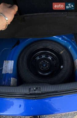 Хетчбек Volkswagen Golf 2000 в 
