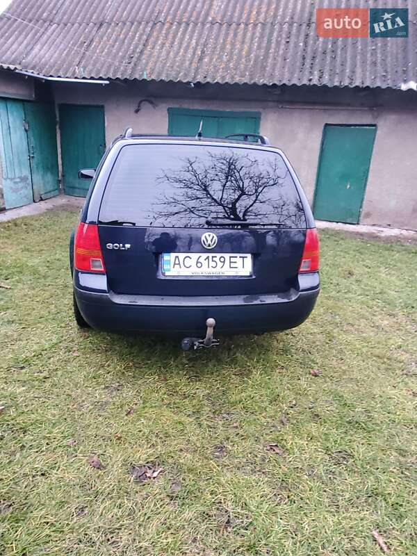 Універсал Volkswagen Golf 2000 в Острозі