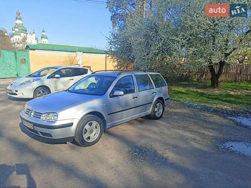 Volkswagen Golf 2003