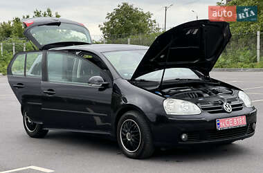 Хэтчбек Volkswagen Golf 2007 в 