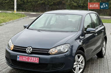 Хэтчбек Volkswagen Golf 2010 в Львове