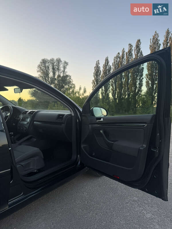 Хетчбек Volkswagen Golf 2007 в Дубні