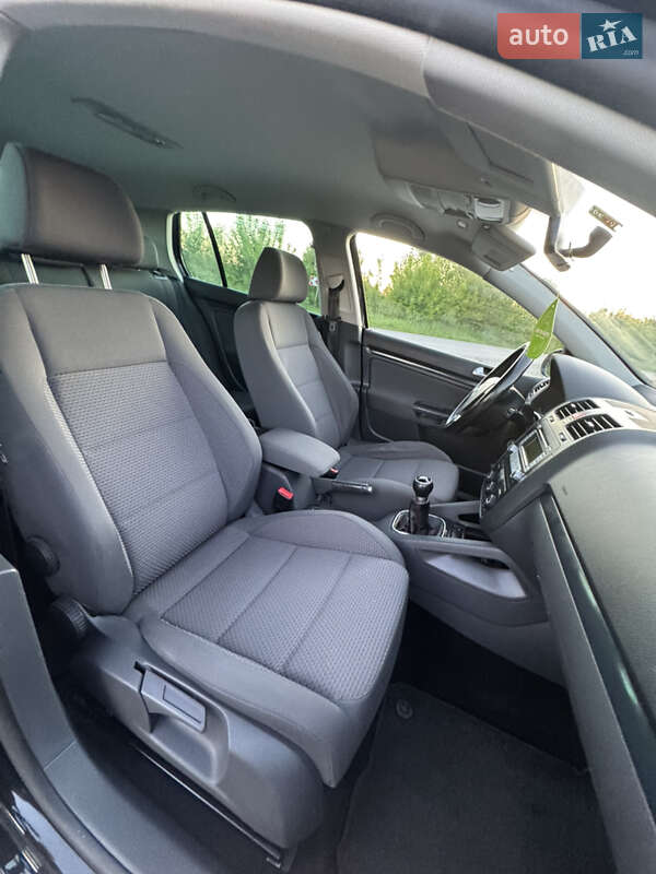 Хетчбек Volkswagen Golf 2007 в Дубні