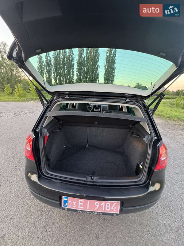 Хетчбек Volkswagen Golf 2007 в Дубні