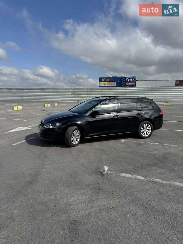 Універсал Volkswagen Golf 2015 в Львові