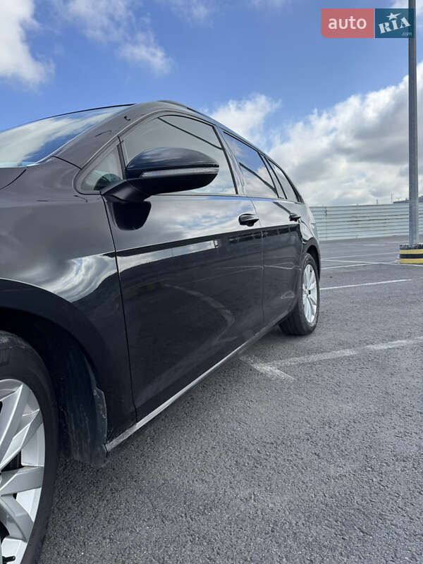 Універсал Volkswagen Golf 2015 в Львові