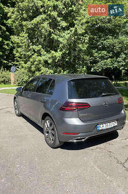 Хетчбек Volkswagen Golf 2020 в 