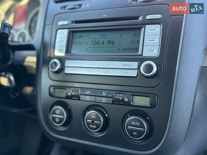 Хэтчбек Volkswagen Golf 2008 в Дрогобыче