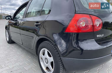 Хэтчбек Volkswagen Golf 2006 в 