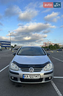 Хэтчбек Volkswagen Golf 2008 в 