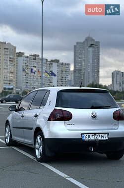 Хэтчбек Volkswagen Golf 2008 в 