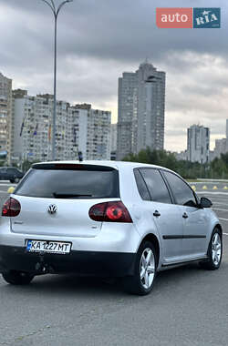 Хэтчбек Volkswagen Golf 2008 в 