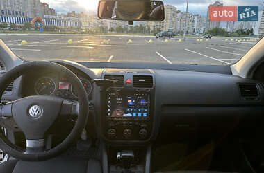 Хэтчбек Volkswagen Golf 2008 в 