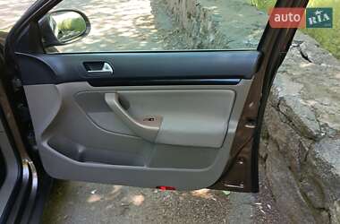 Універсал Volkswagen Golf 2011 в 
