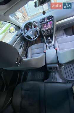 Универсал Volkswagen Golf 2010 в 
