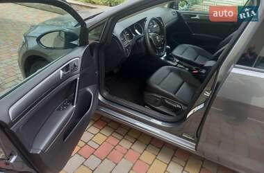 Хэтчбек Volkswagen Golf 2021 в 
