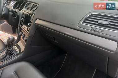 Хэтчбек Volkswagen Golf 2021 в 