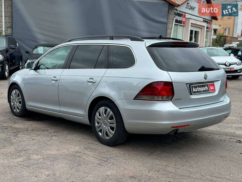Універсал Volkswagen Golf 2011 в Вінниці