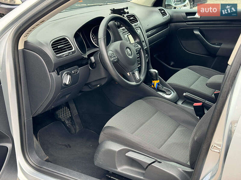 Універсал Volkswagen Golf 2011 в Вінниці