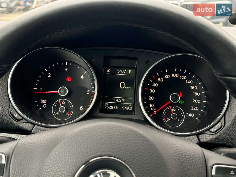 Універсал Volkswagen Golf 2011 в Вінниці