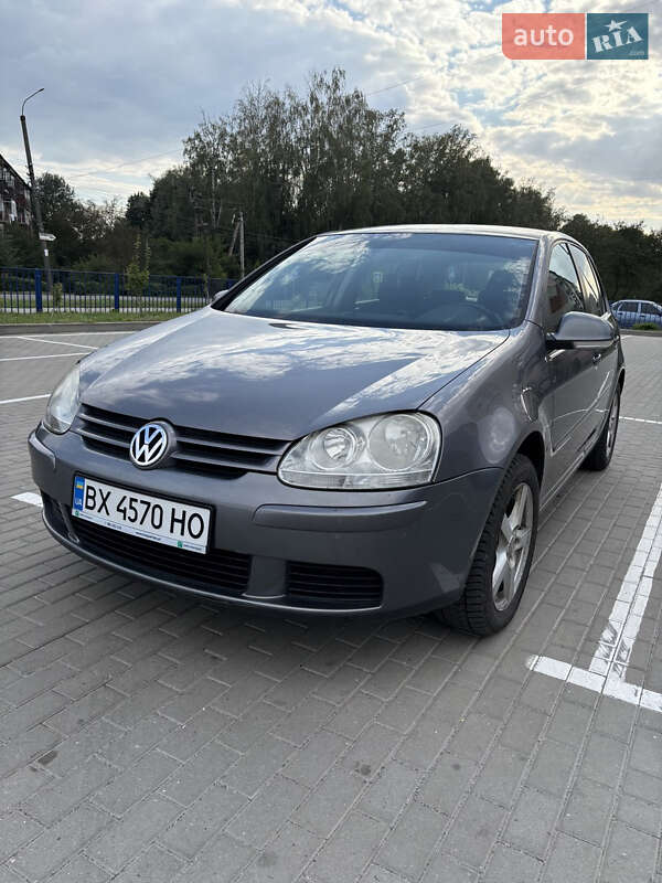 Хетчбек Volkswagen Golf 2006 в 