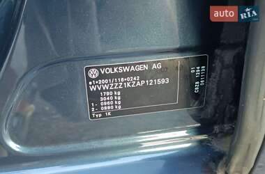 Хетчбек Volkswagen Golf 2010 в 