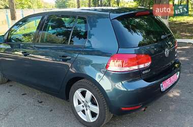 Хетчбек Volkswagen Golf 2010 в 