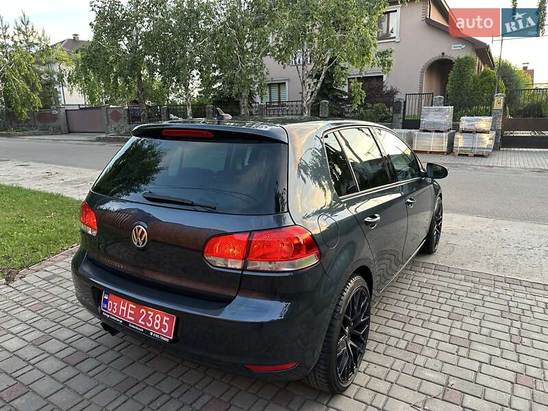 Хэтчбек Volkswagen Golf 2009 в Днепре