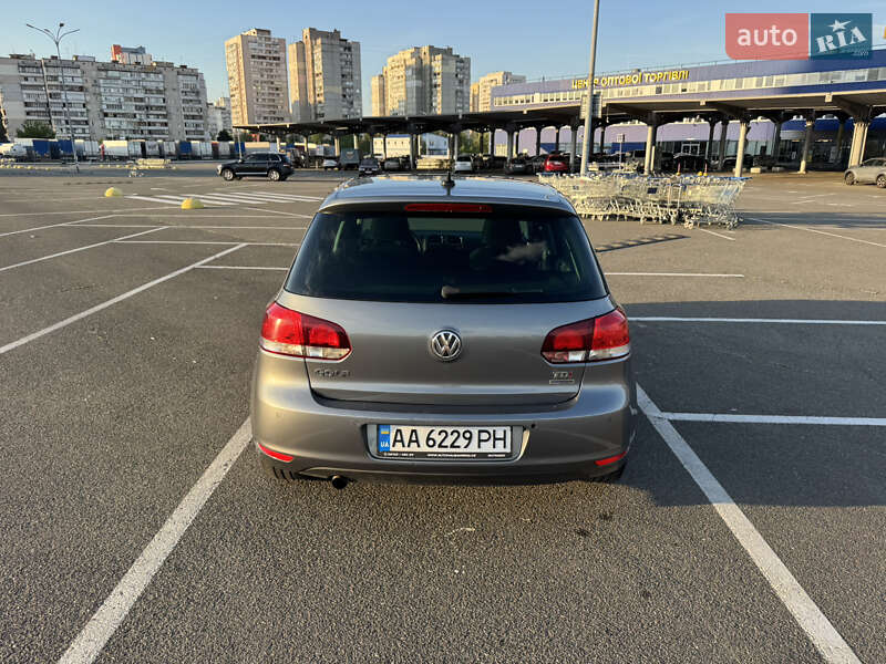 Хетчбек Volkswagen Golf 2012 в Києві