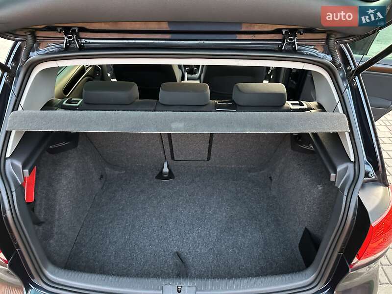 Хэтчбек Volkswagen Golf 2009 в Днепре