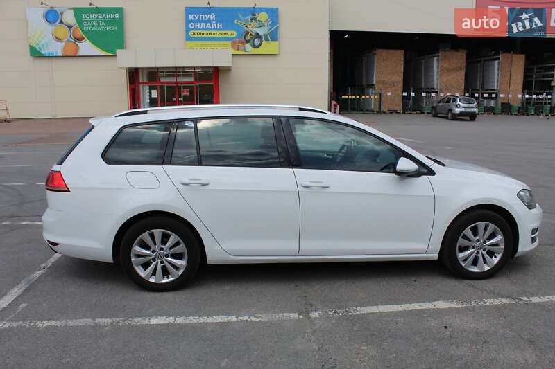 Універсал Volkswagen Golf 2015 в Житомирі
