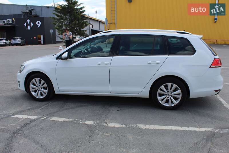 Універсал Volkswagen Golf 2015 в Житомирі