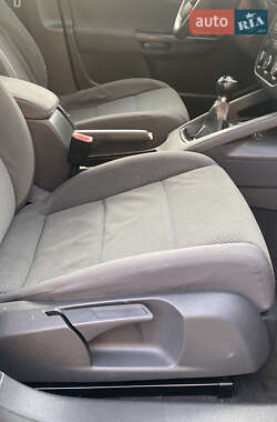 Хетчбек Volkswagen Golf 2005 в 