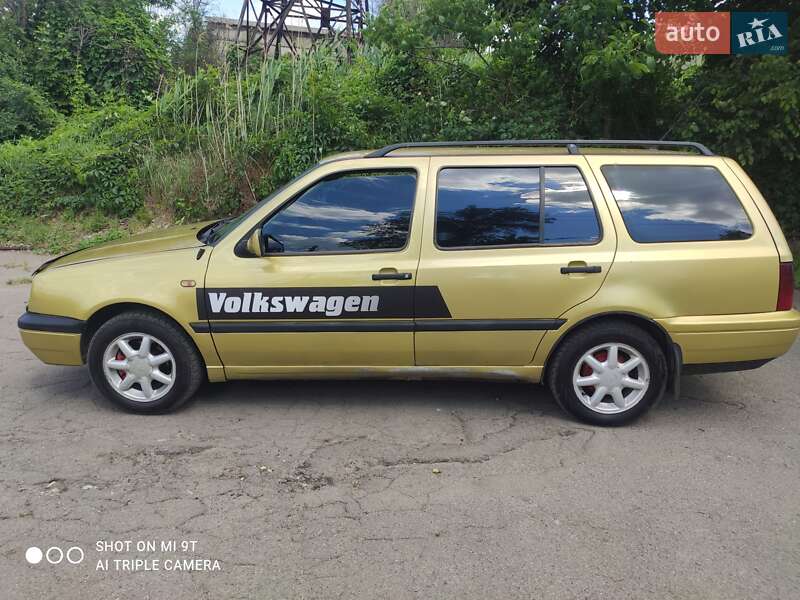 Універсал Volkswagen Golf 1998 в Кривому Розі