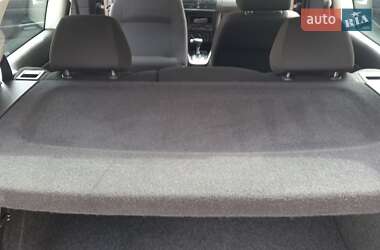 Хэтчбек Volkswagen Golf 2001 в 