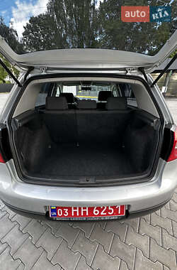 Хэтчбек Volkswagen Golf 2005 в 