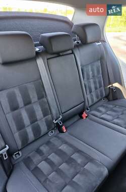 Хэтчбек Volkswagen Golf 2010 в 