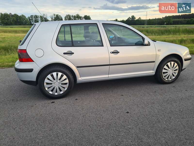 Хетчбек Volkswagen Golf 2000 в Львові