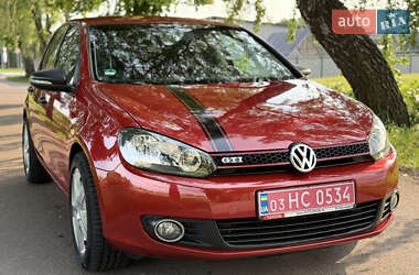 Хэтчбек Volkswagen Golf 2010 в 