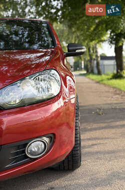 Хэтчбек Volkswagen Golf 2010 в 