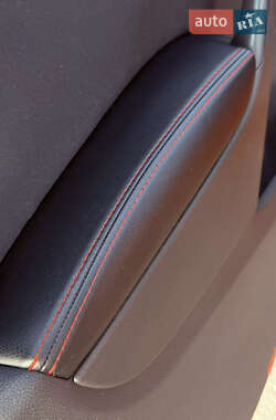Хэтчбек Volkswagen Golf 2010 в 