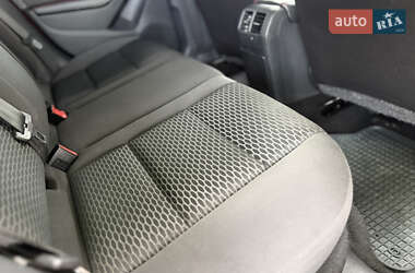 Хэтчбек Volkswagen Golf 2010 в 