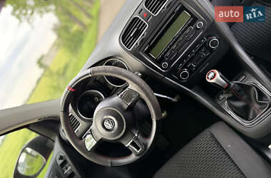 Хэтчбек Volkswagen Golf 2010 в 