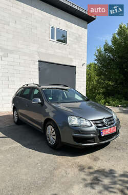 Универсал Volkswagen Golf 2008 в Хороле