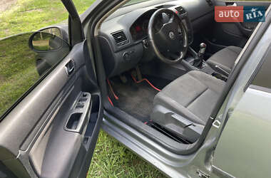 Хетчбек Volkswagen Golf 2006 в 