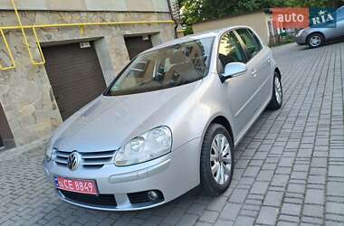 Хетчбек Volkswagen Golf 2006 в Надвірній